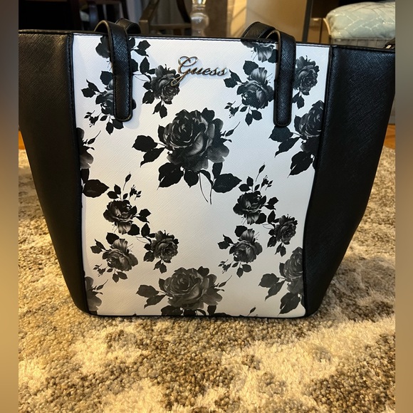 Guess Handbags - Floral guess tote